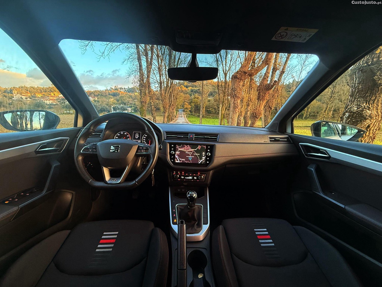 SEAT Arona 1.0 TSI FR — fotografia 2
