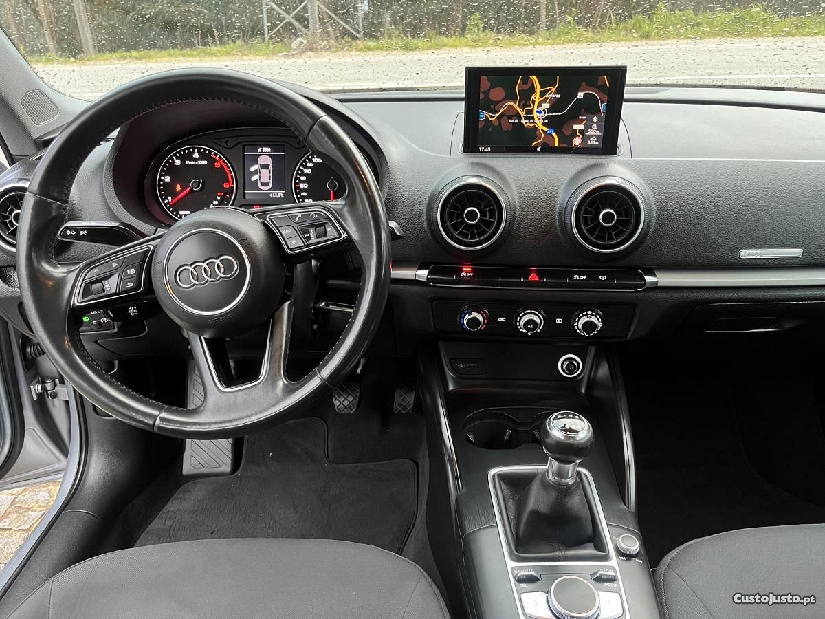 Audi A3 1.6 TDI - Limousine- Nacional — fotografia 3