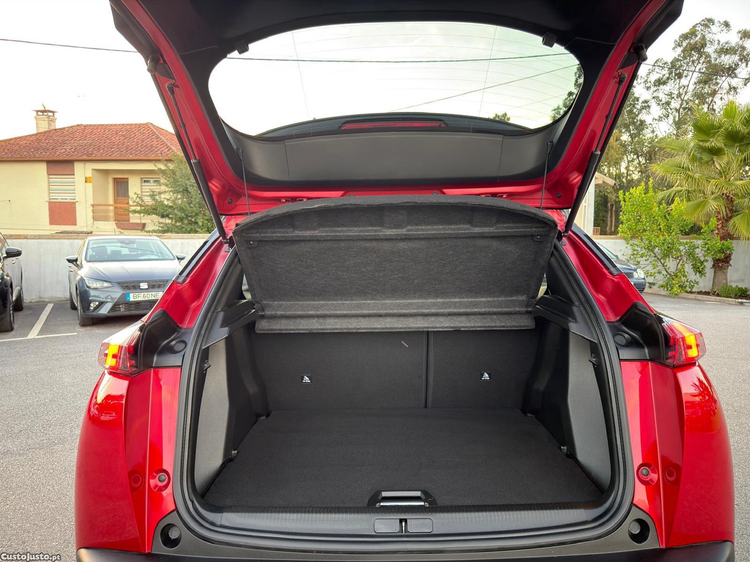 Peugeot 2008 1.2 PureTech GT EAT8 - 22 — photo 5