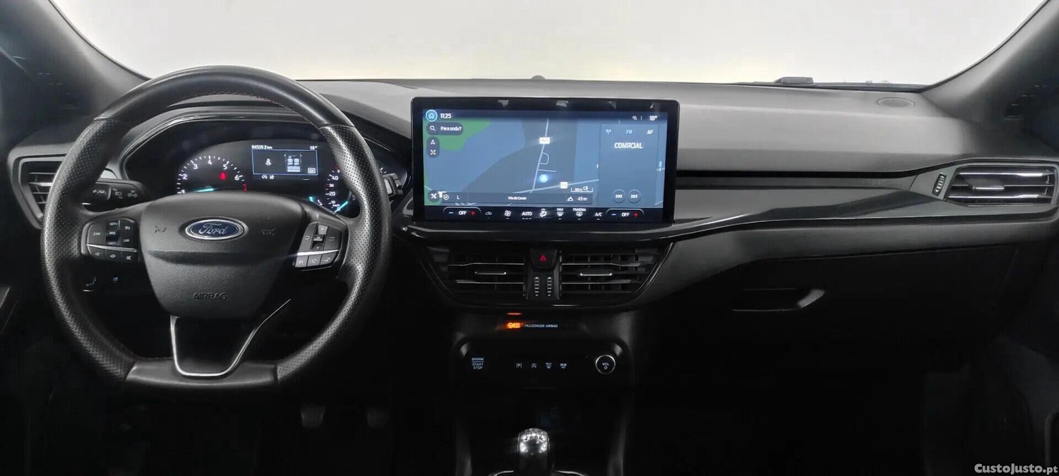 Ford Focus 1.0 EcoBoost MHEV ST-Line — fotografia 24