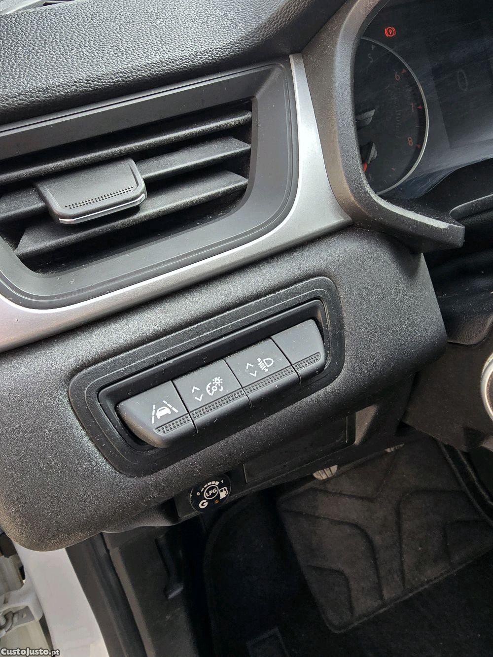 Renault Captur 2021 Bi- Fuel — fotografia 3