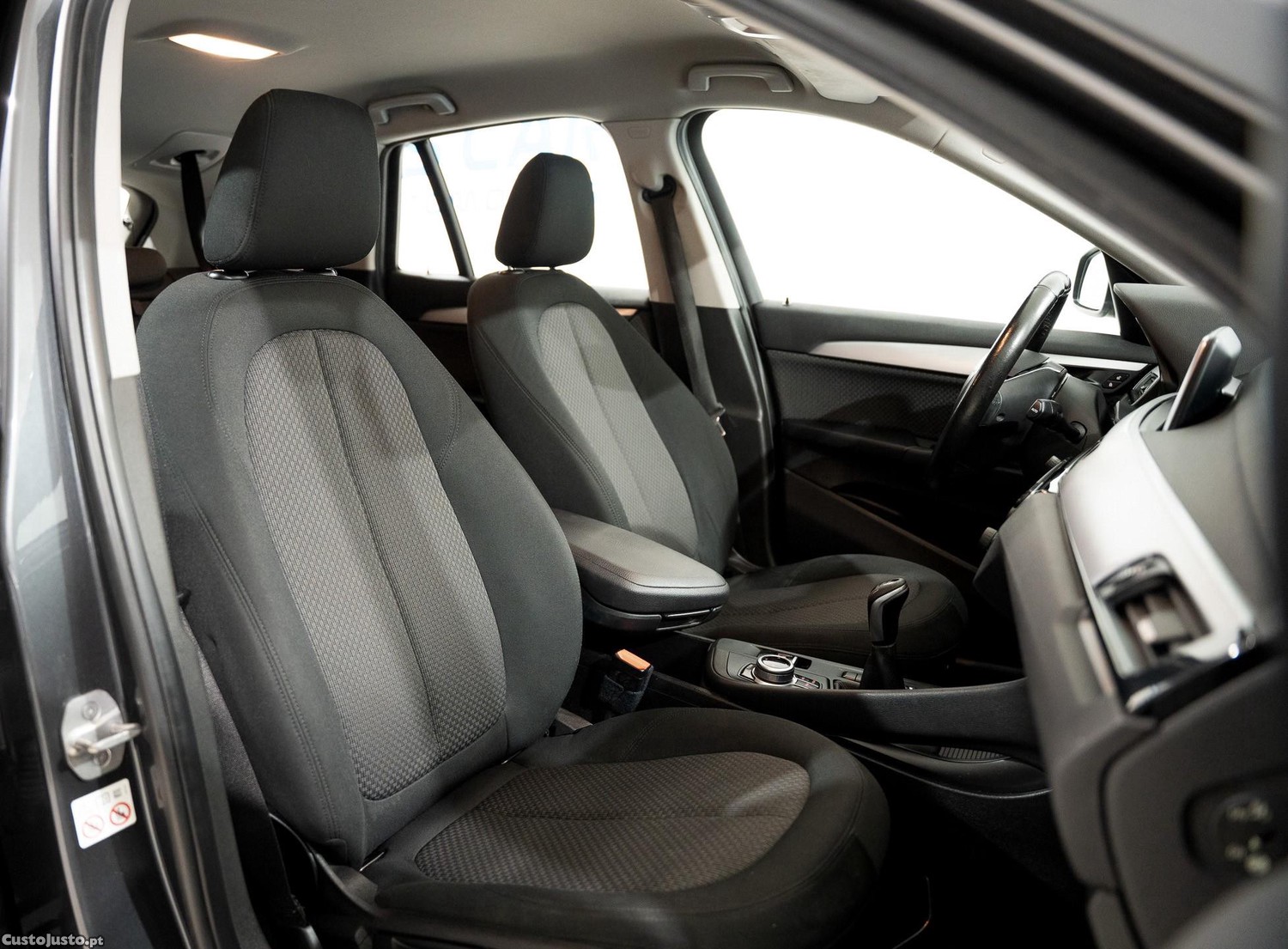 BMW X1 16 d sDrive Advantage — fotografia 2