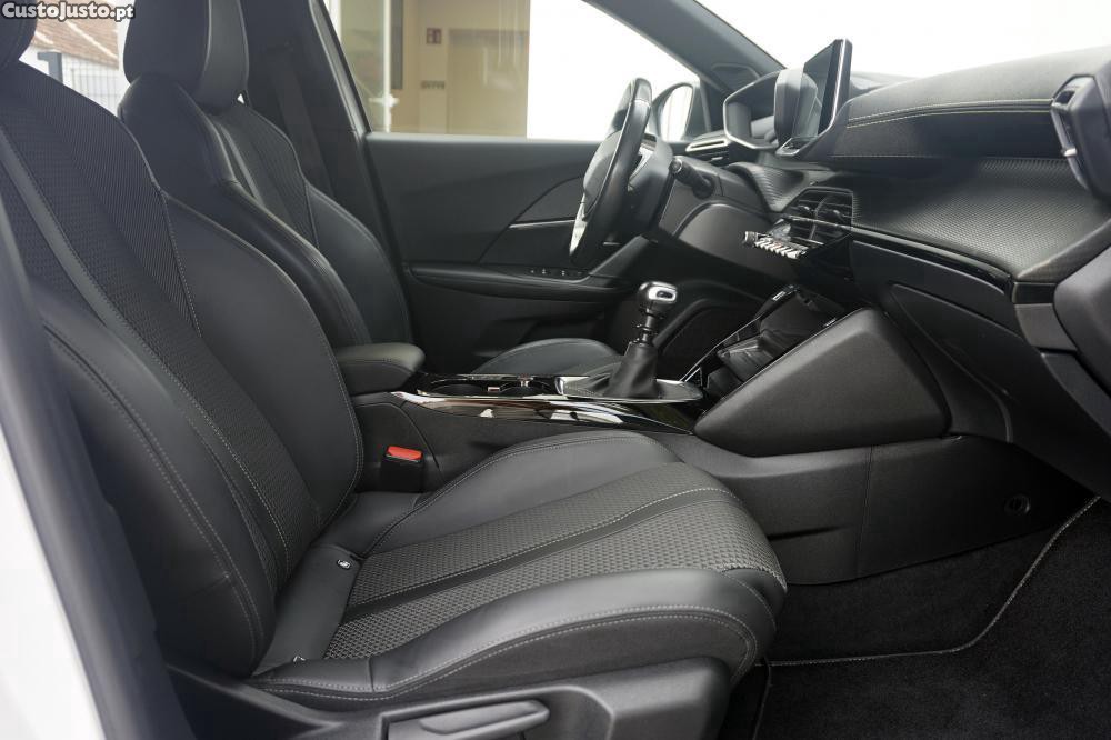 Peugeot 2008 1.2 PureTech GT Line - 20 foto 5