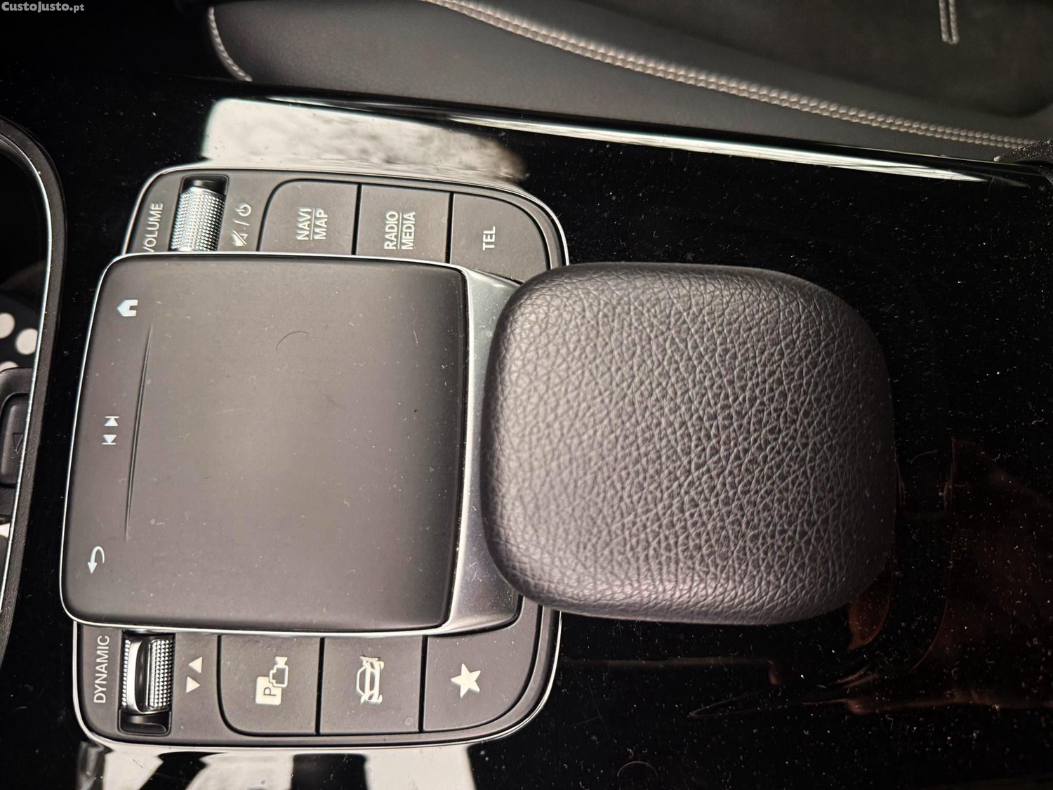 Mercedes-Benz A 250 e AMG Line — fotografia 4