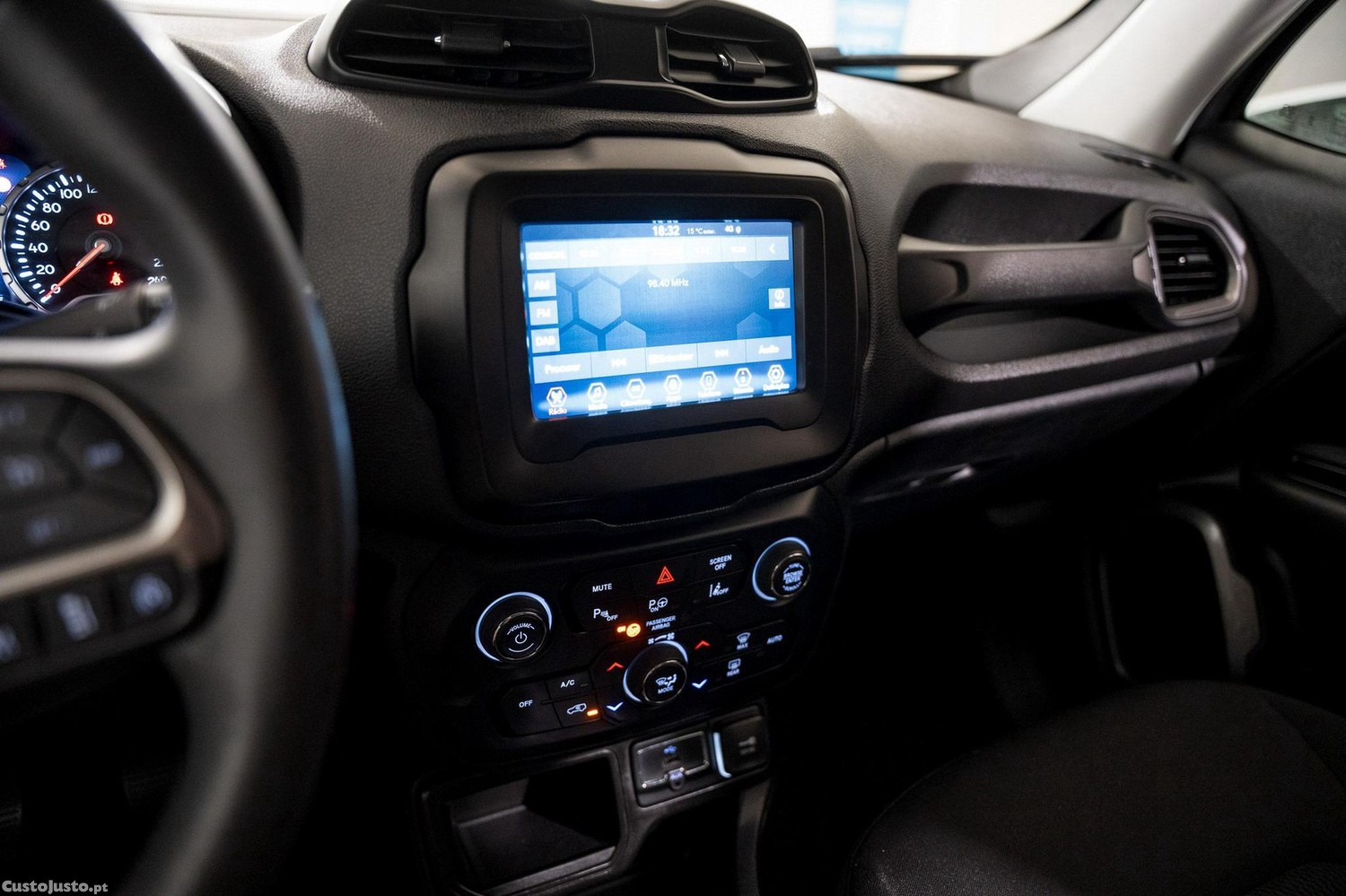 Jeep Renegade 1.0 T Limited — fotografia 10