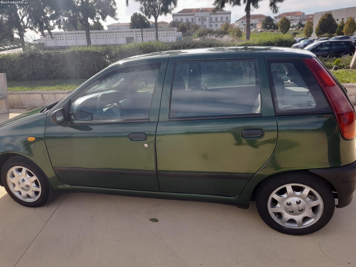 Fiat Punto 5 portas — photo 4