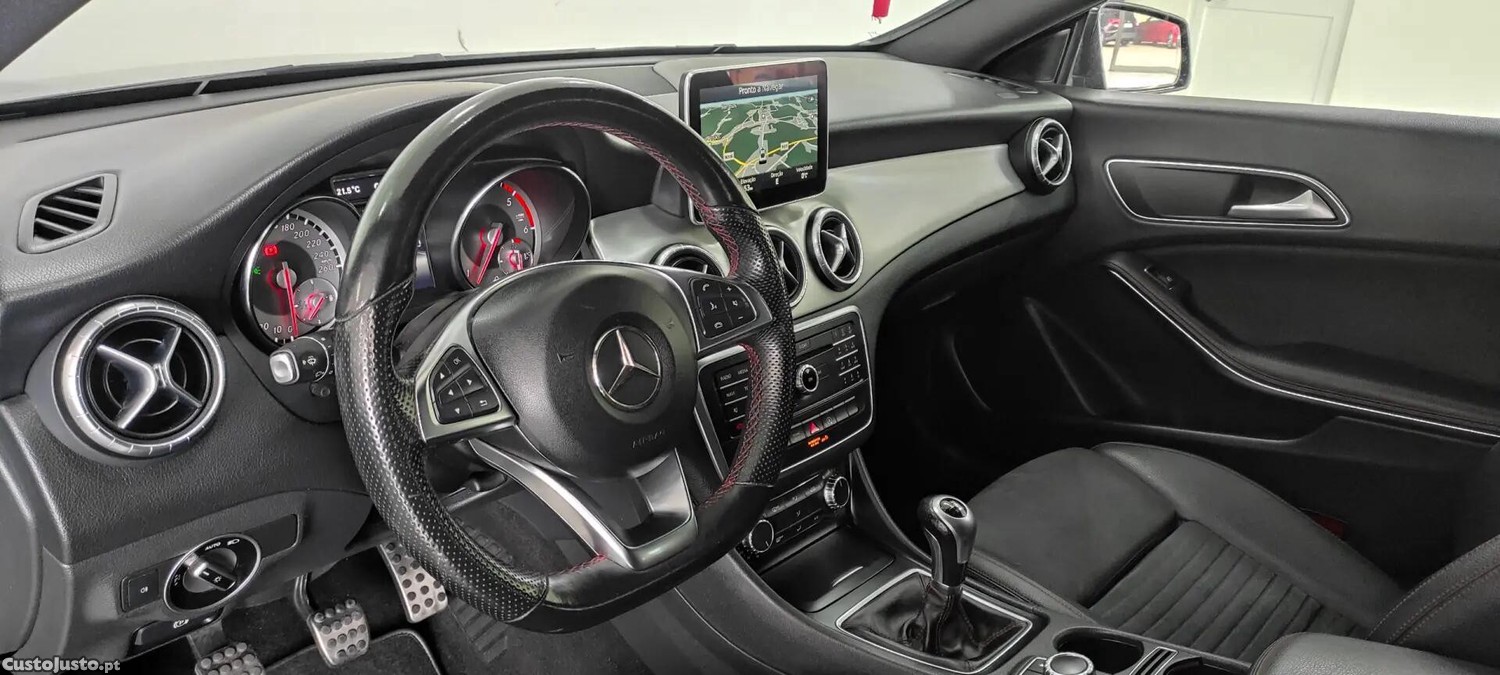 Mercedes-Benz CLA 200 d Shooting Brake AMG Line — fotografia 27