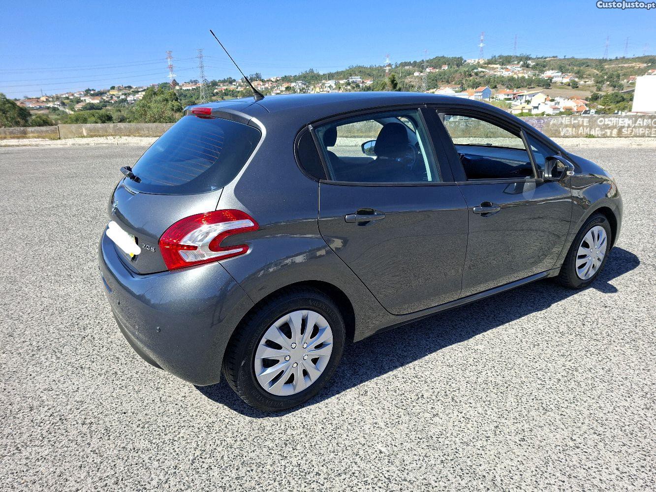 Peugeot 208 1.4 Hdi Revisão feita - 12 foto 4