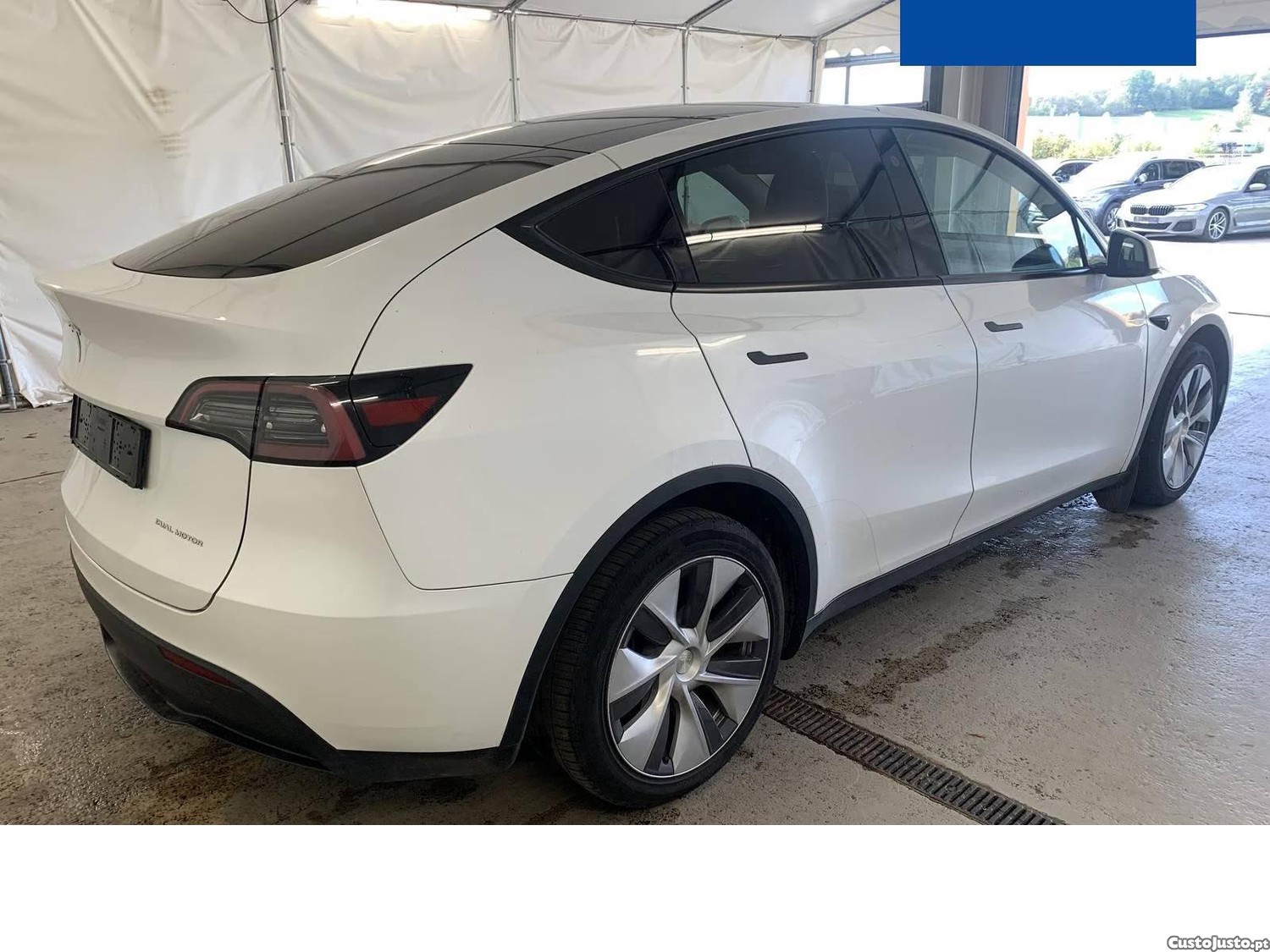 Tesla Model Y Long Range — fotografia 7