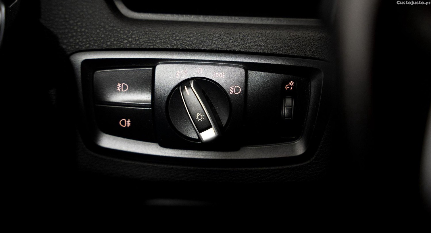 BMW X1 16 d sDrive Advantage — fotografia 5