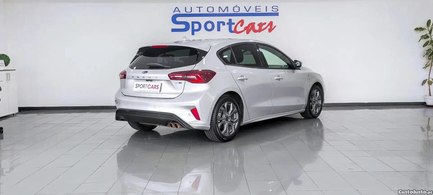 Ford Focus 1.0 EcoBoost MHEV ST-Line — fotografia 20
