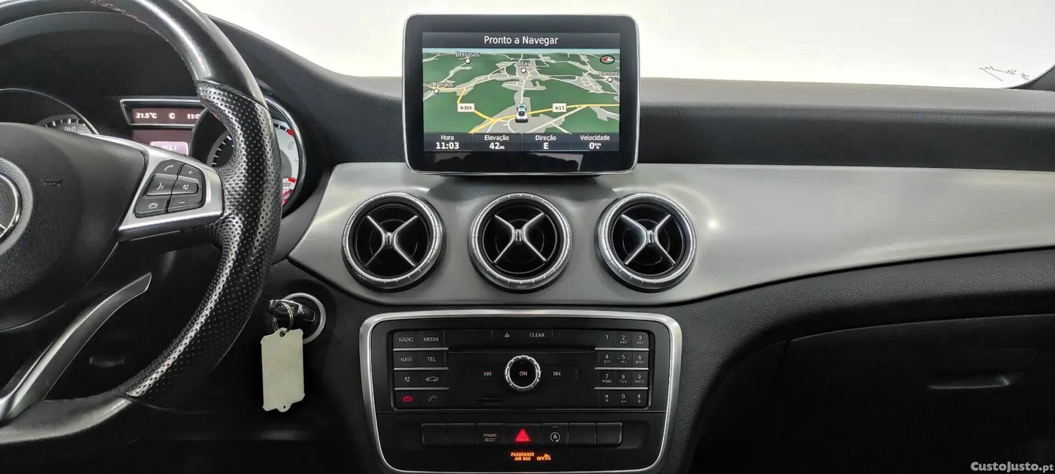 Mercedes-Benz CLA 200 d Shooting Brake AMG Line — fotografia 4