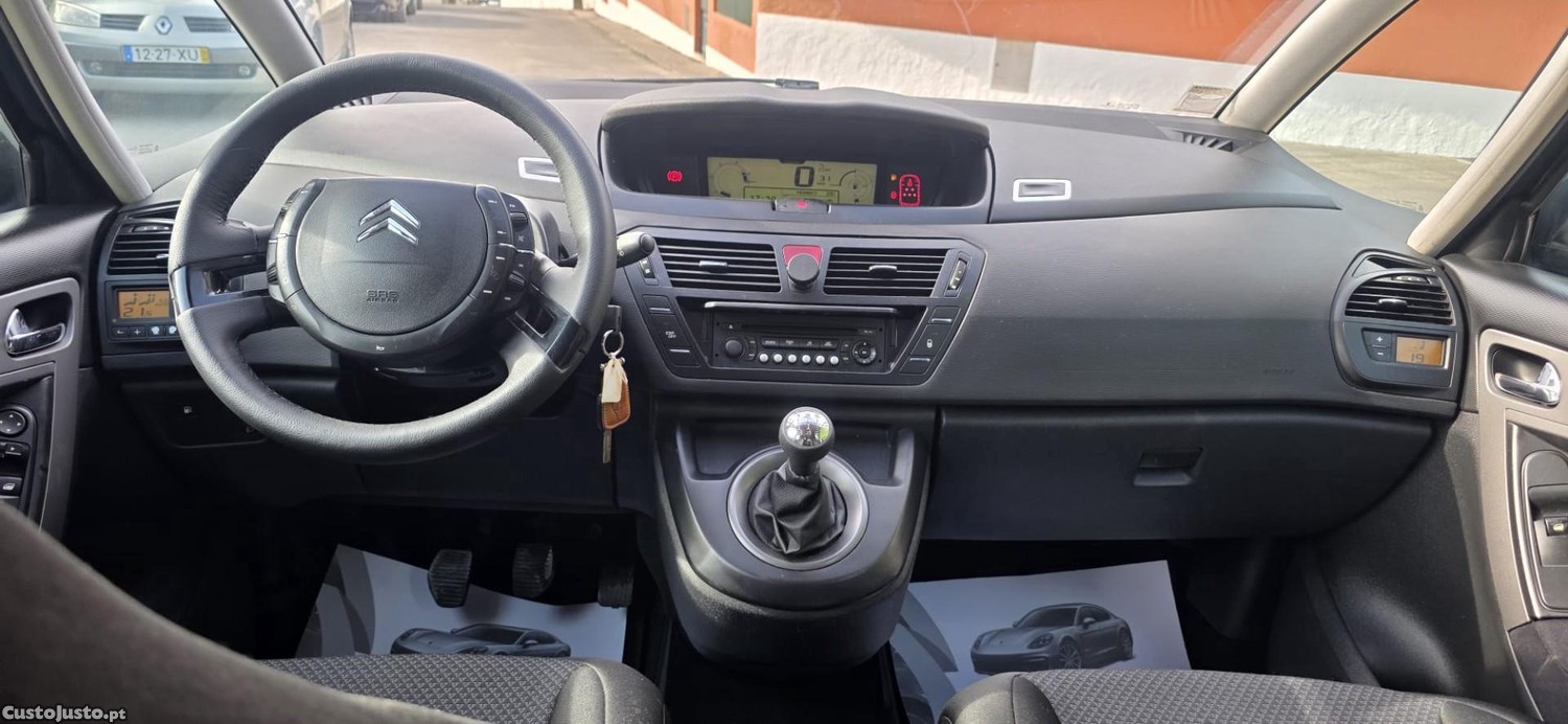Citroën C4 Picasso 1.6 HDi Confort — fotografia 6