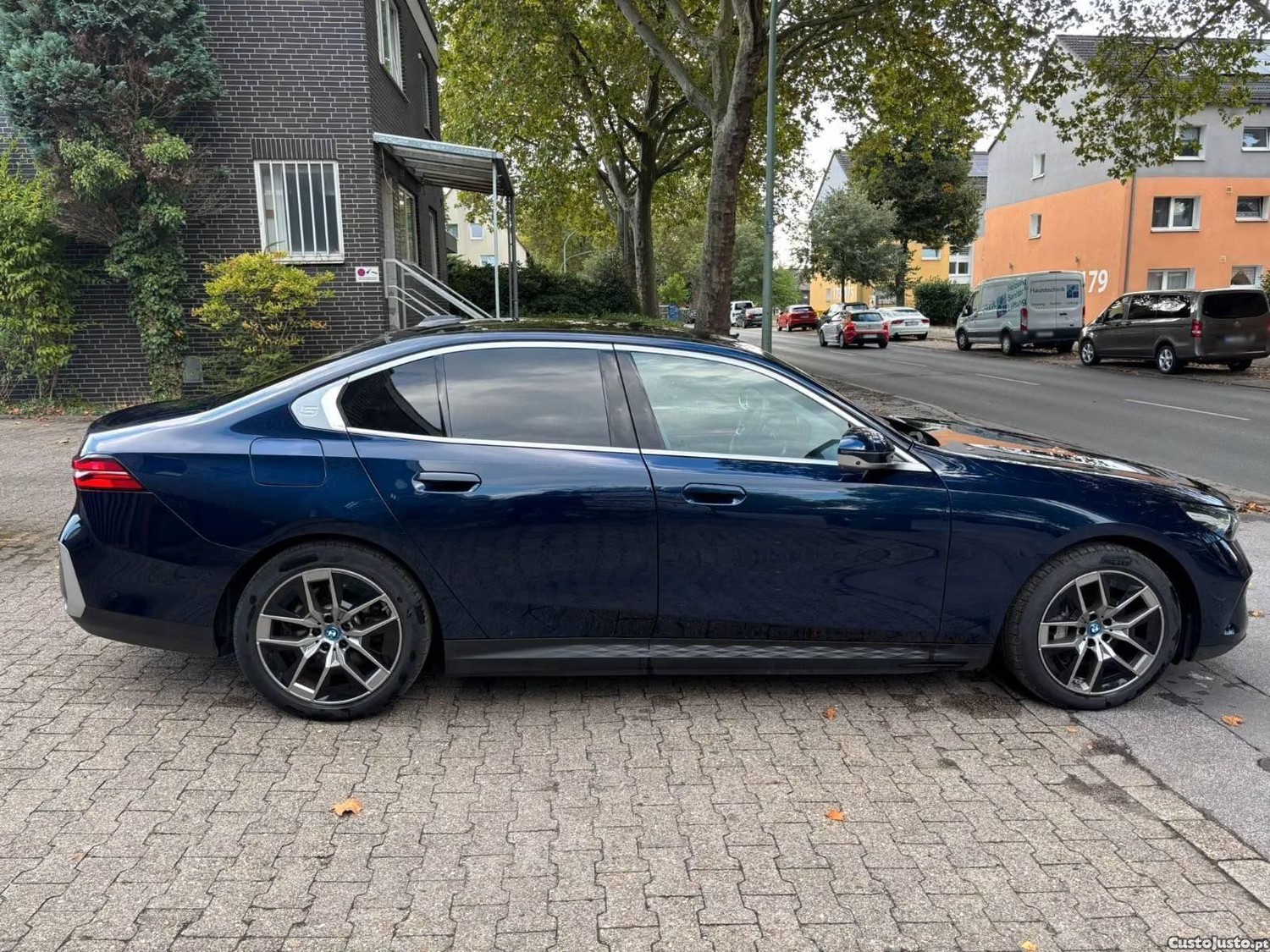 BMW i5 eDrive40 - 24 — photo 3