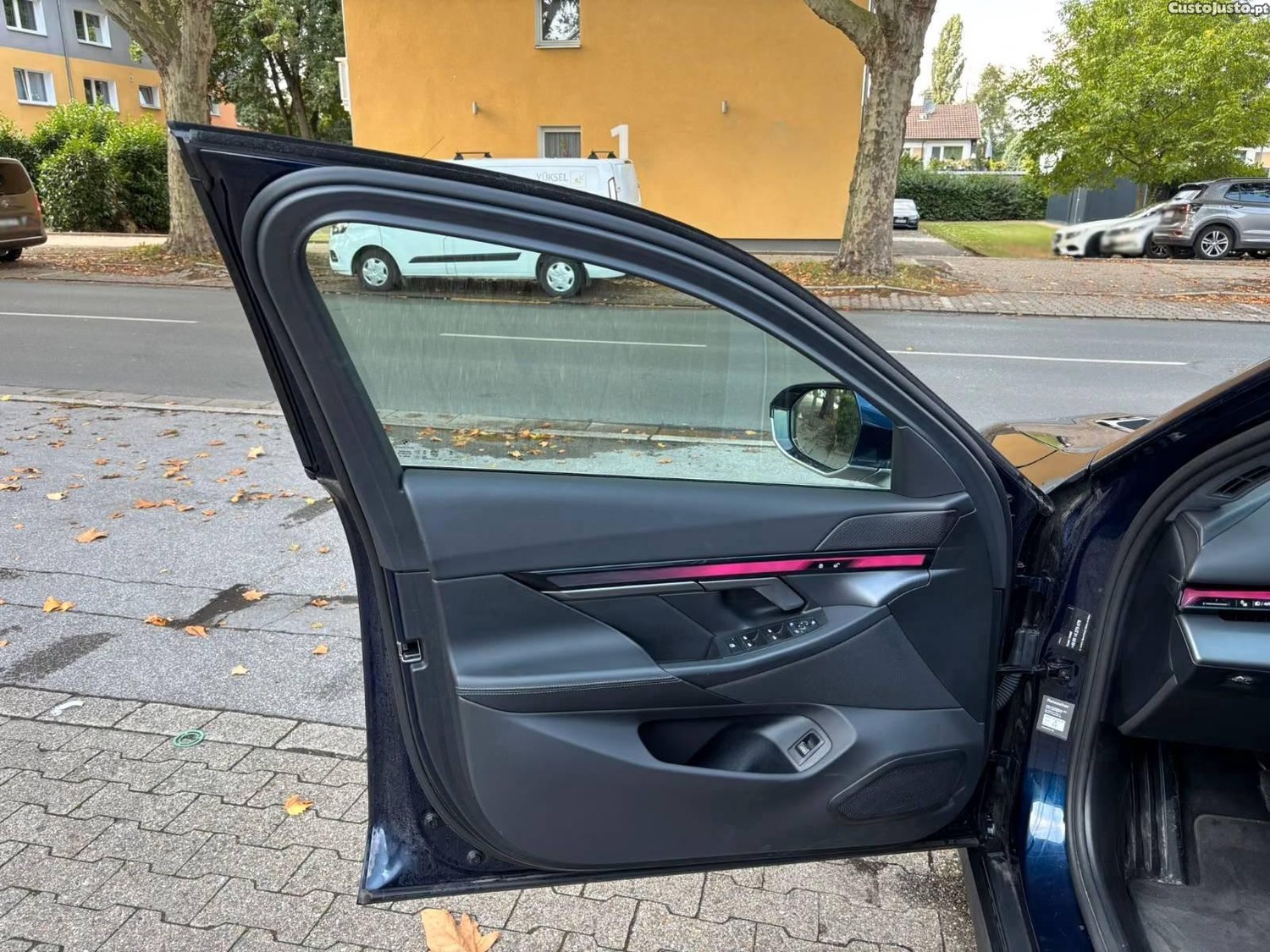 BMW i5 eDrive40 - 24 — photo 5