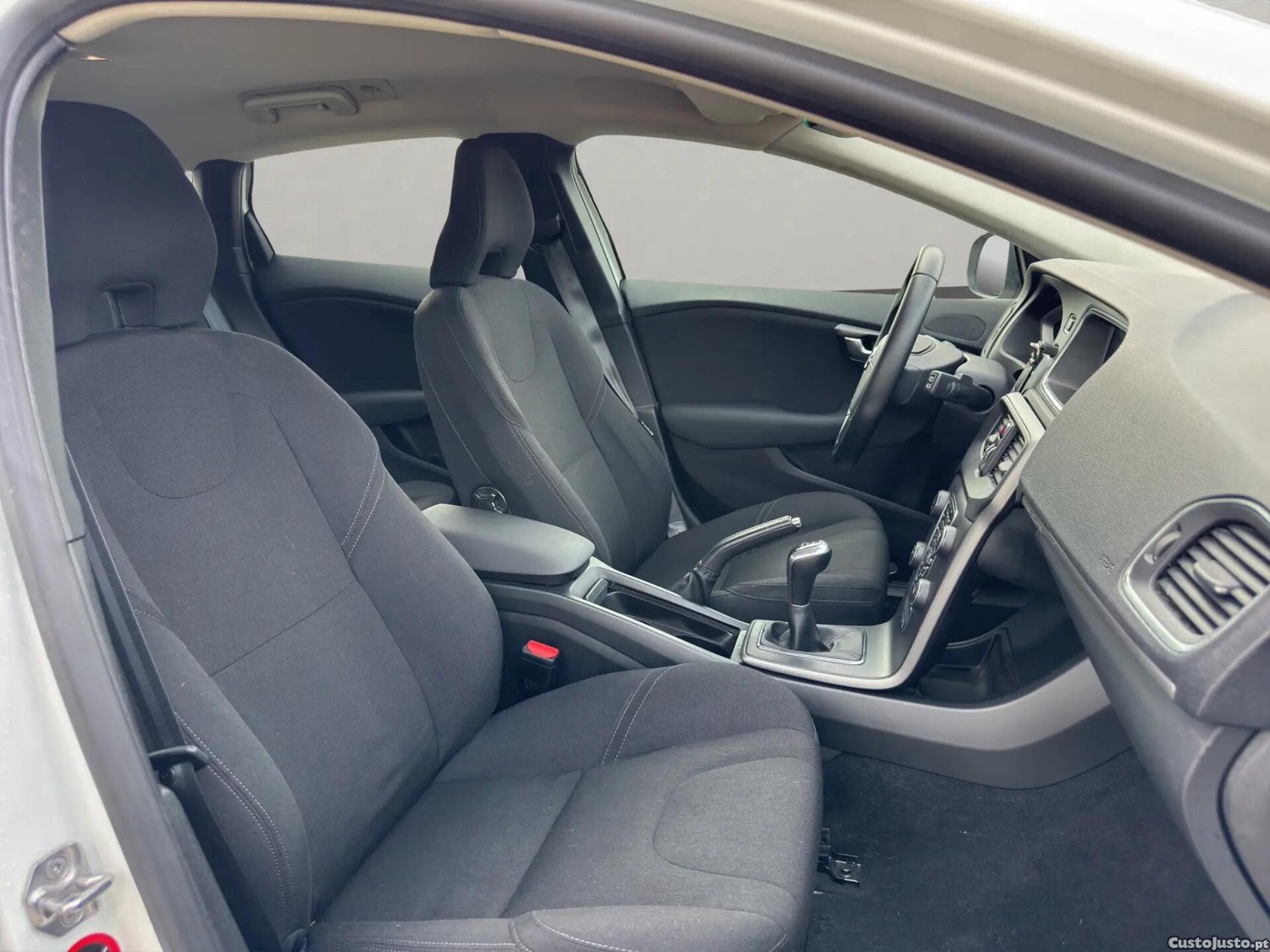 Volvo V40 2.0 D2 — fotografia 7