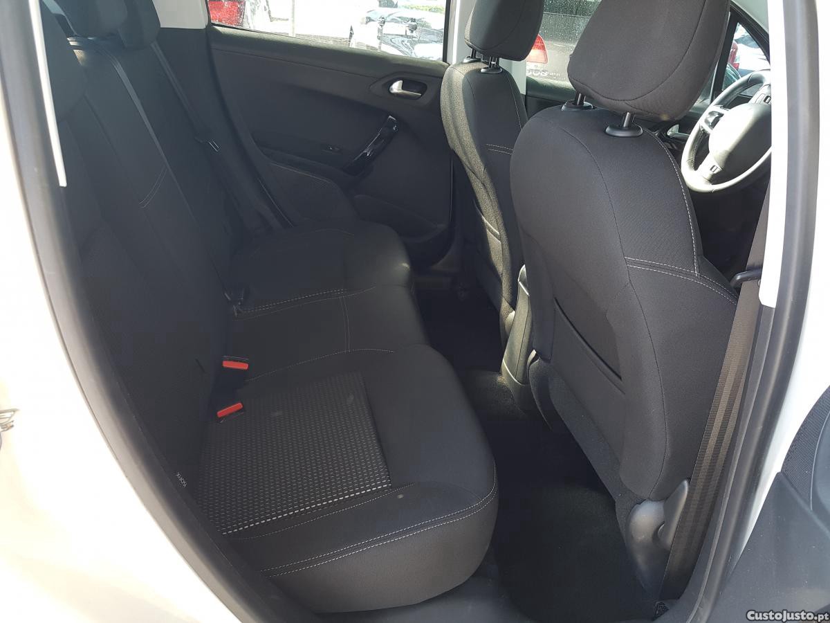 Peugeot 208 1.2 Automático — fotografia 5