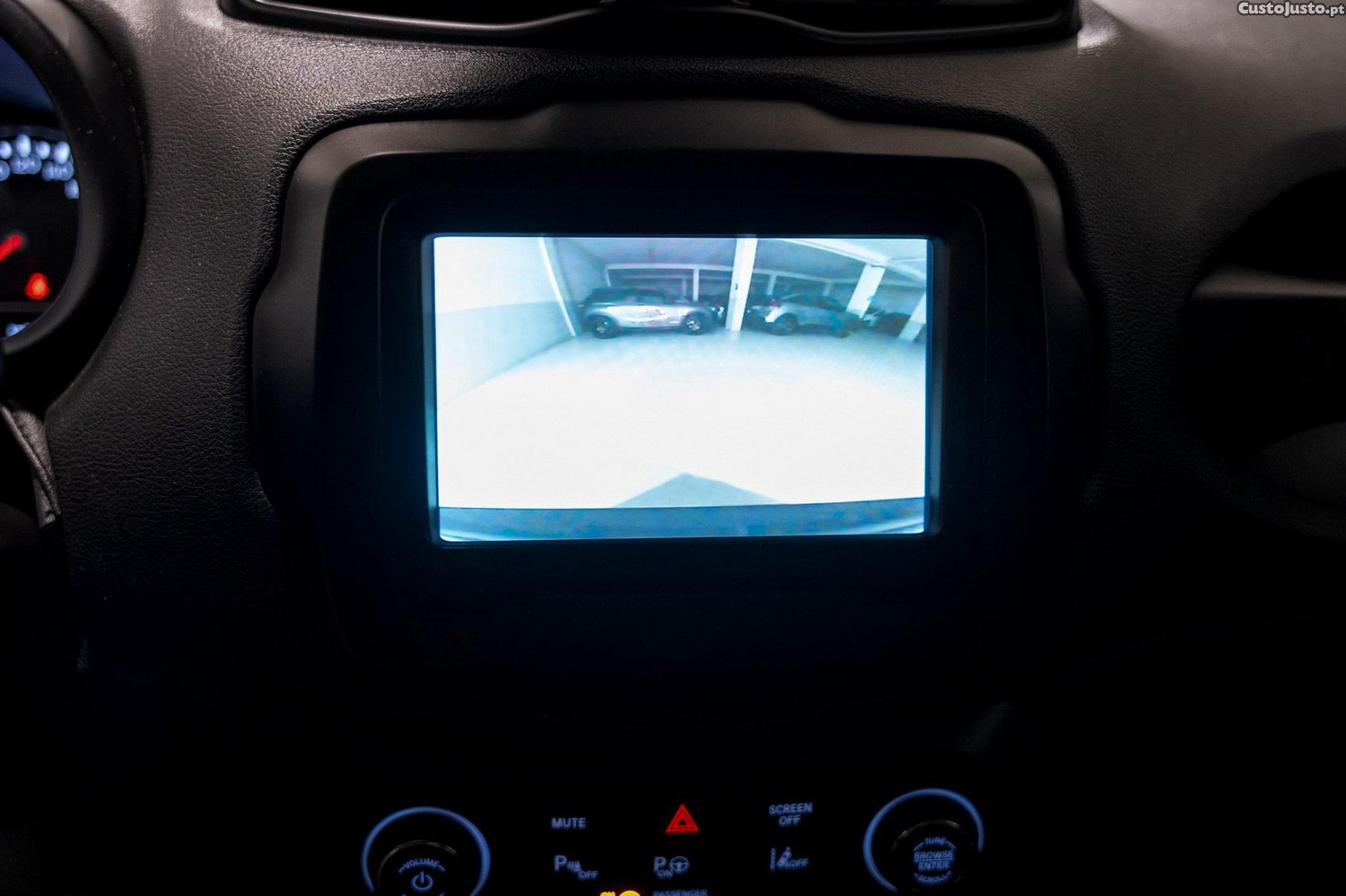 Jeep Renegade 1.0 T Limited — fotografia 9