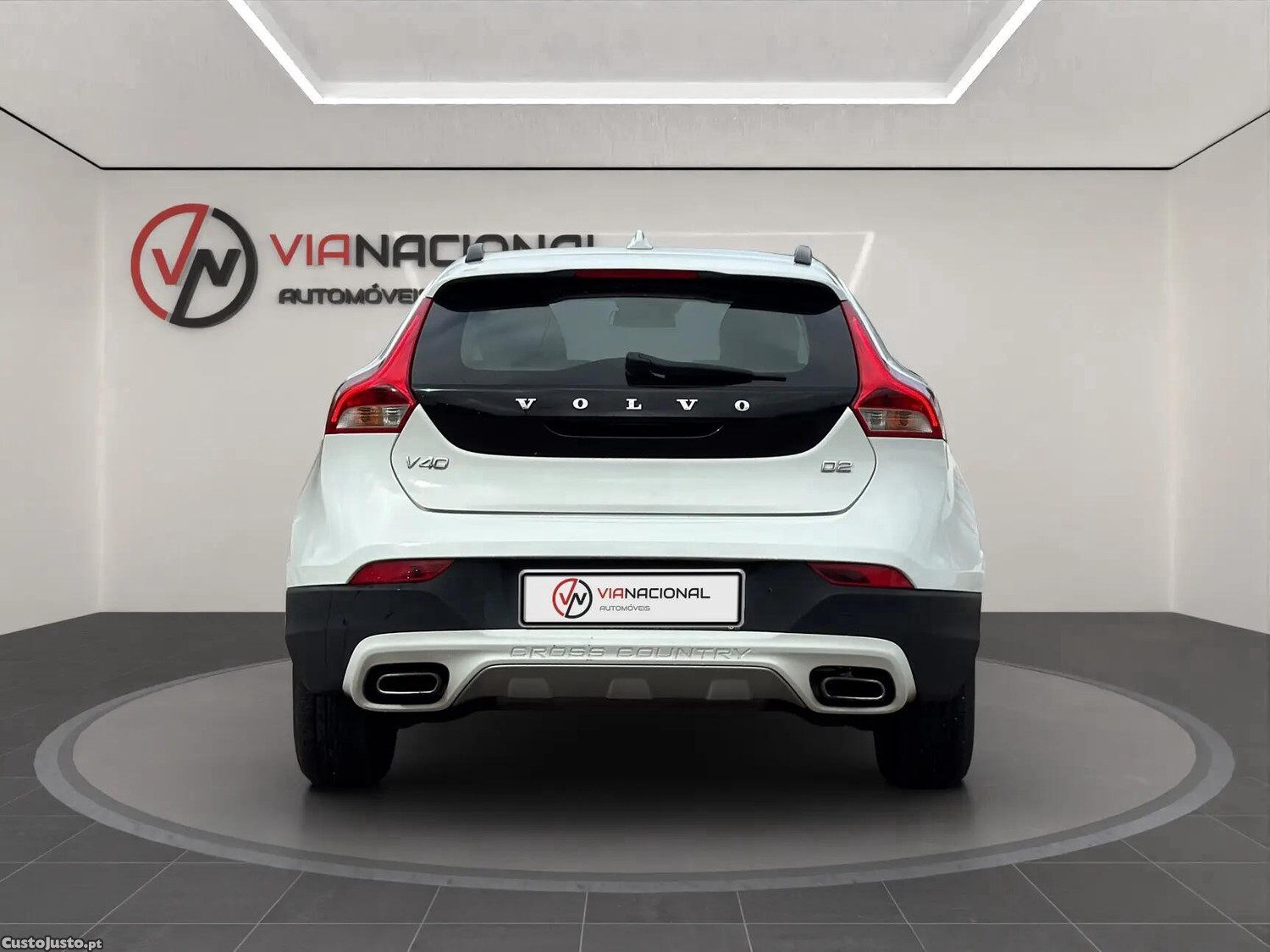 Volvo V40 2.0 D2 — fotografia 14