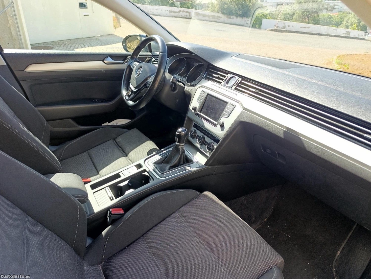 Volkswagen Passat 2.0 TDI Confortline Variant Nacional — fotografia 6