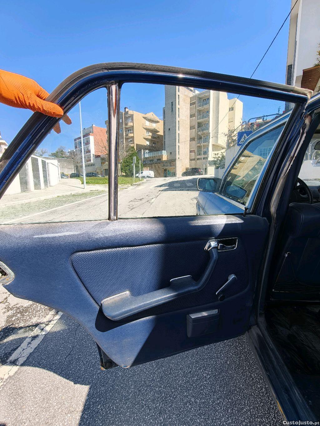 Mercedes-Benz 240 Americana — fotografia 8