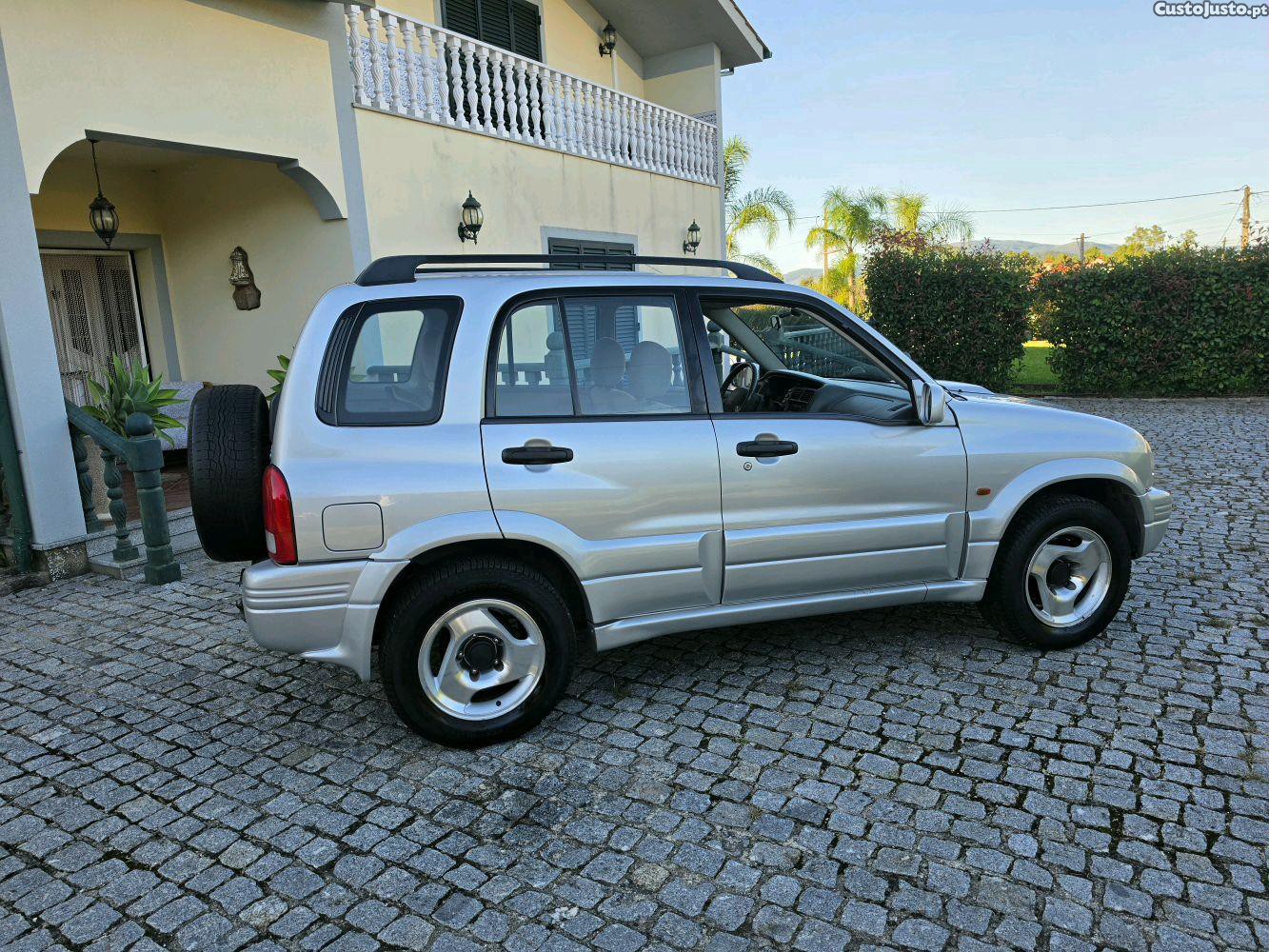 Suzuki Grand Vitara ESTADO IMACULADO 2.0 D COM AR CONDICIONADO - 00 foto 3