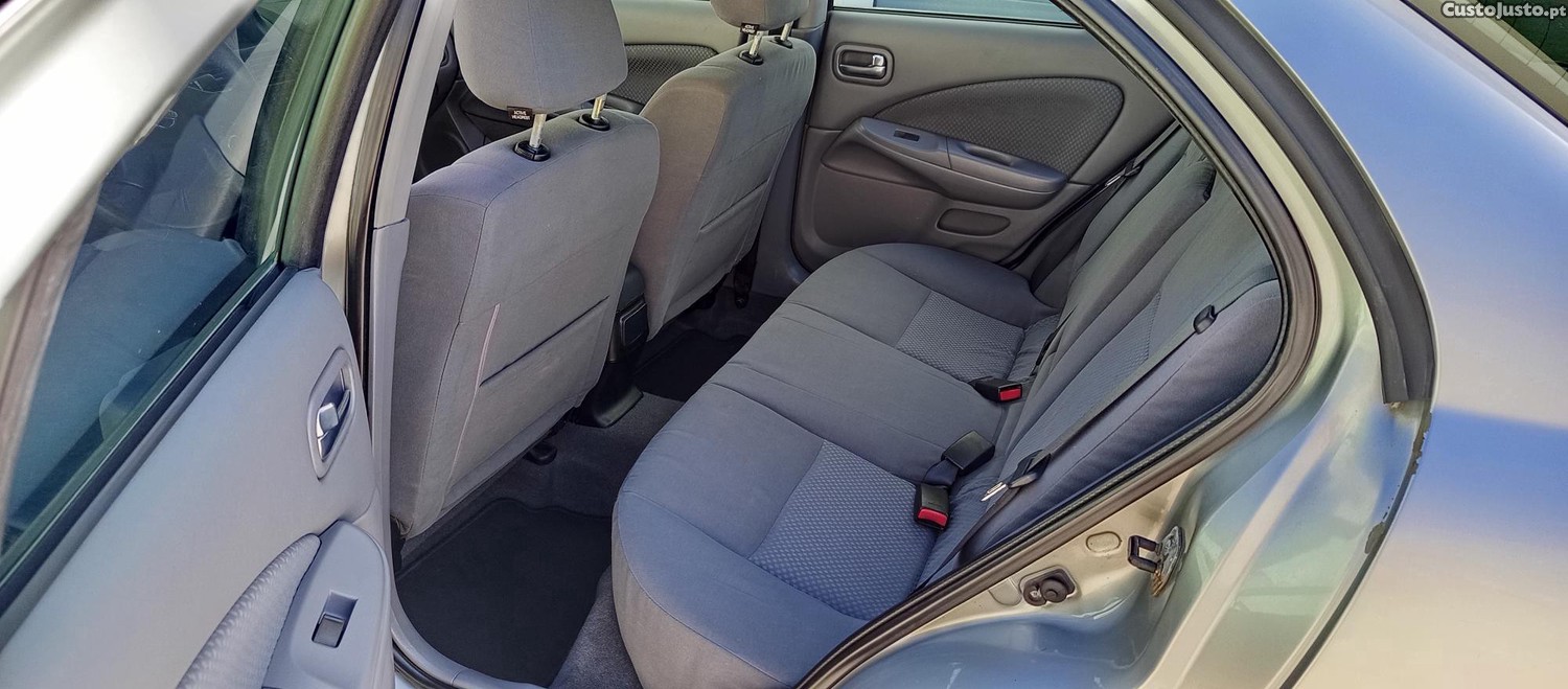 Nissan Almera Almera - 03 foto 2