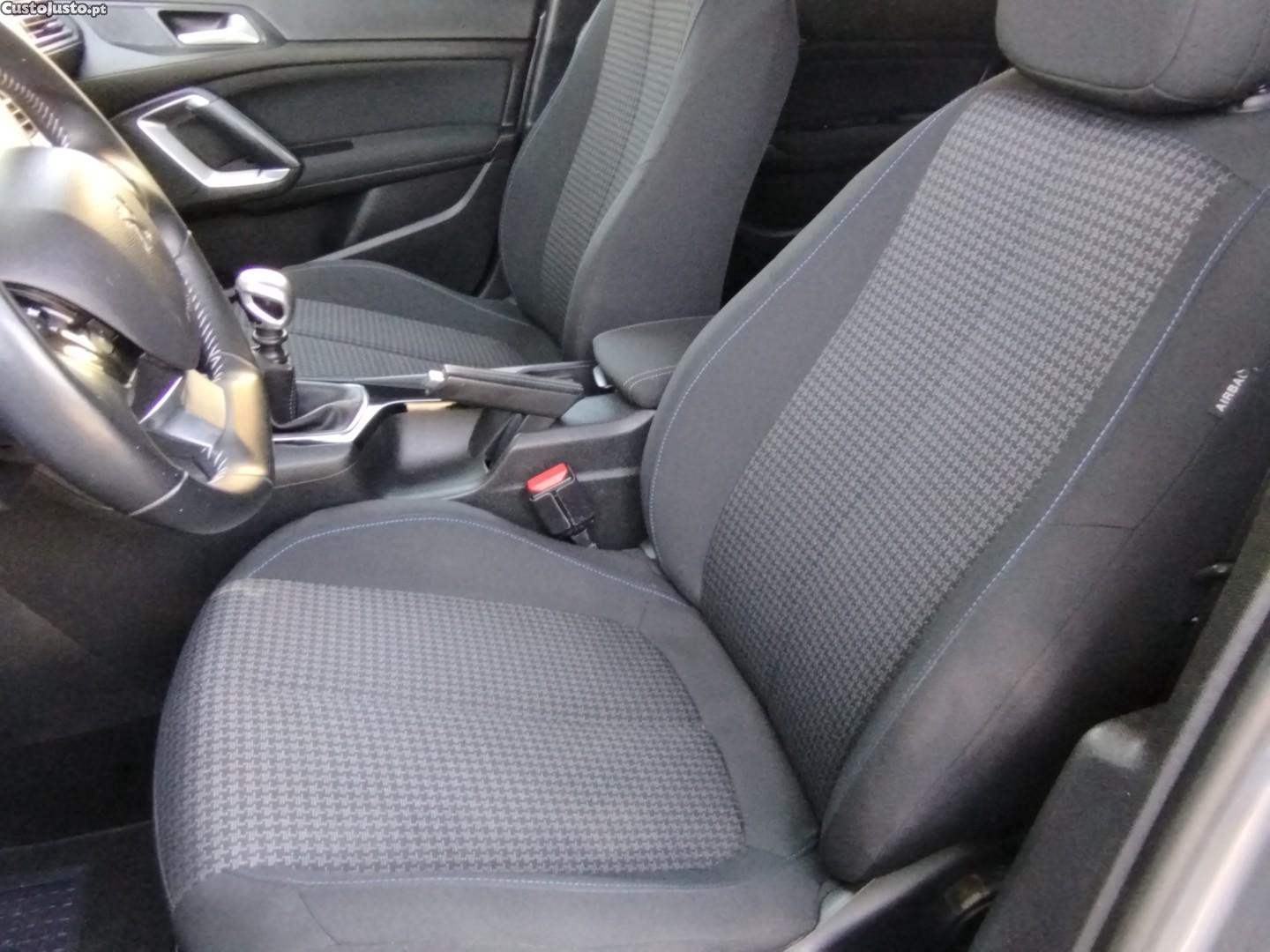Peugeot 308 1.2 PureTech Style — fotografia 16