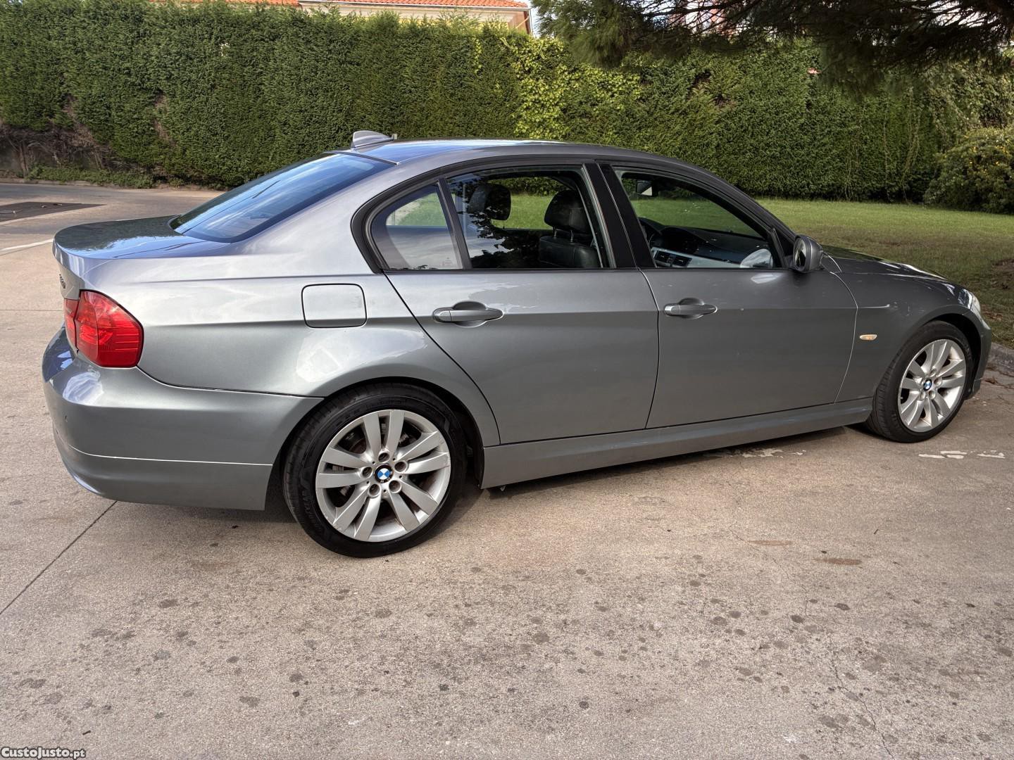 BMW 320 d Navigation Auto — fotografia 2
