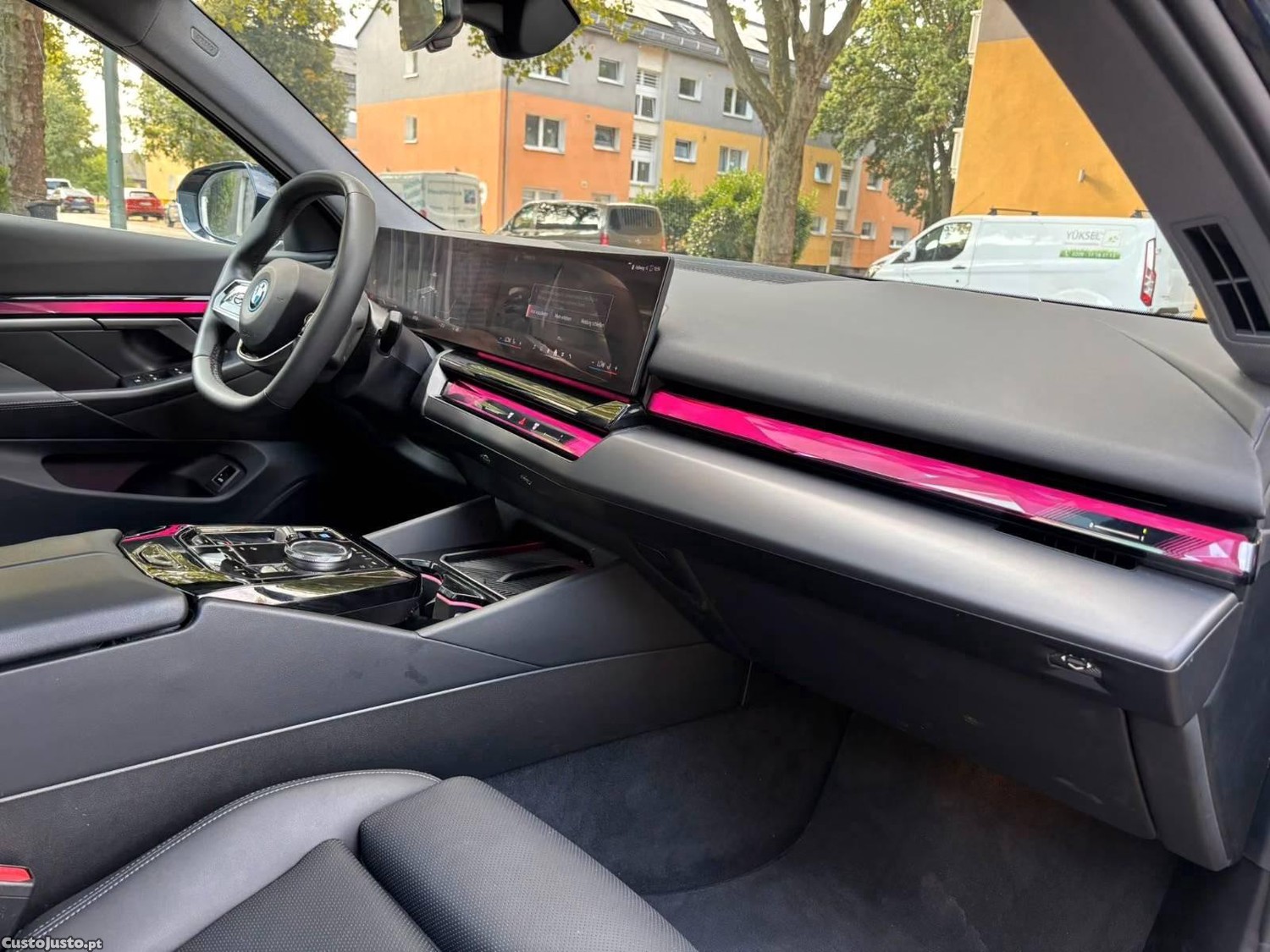 BMW i5 eDrive40 - 24 — photo 4