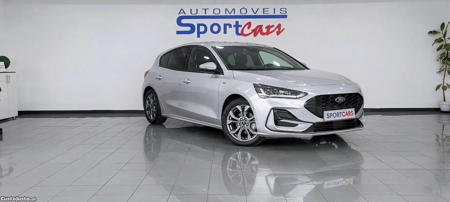 Ford Focus 1.0 EcoBoost MHEV ST-Line — fotografia 19