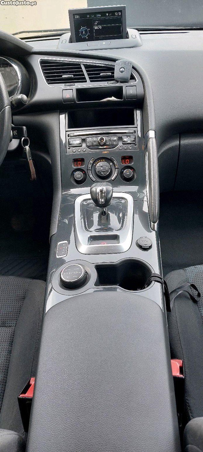 Peugeot 3008 2.0 HDi Hybrid4 - 13 foto 3