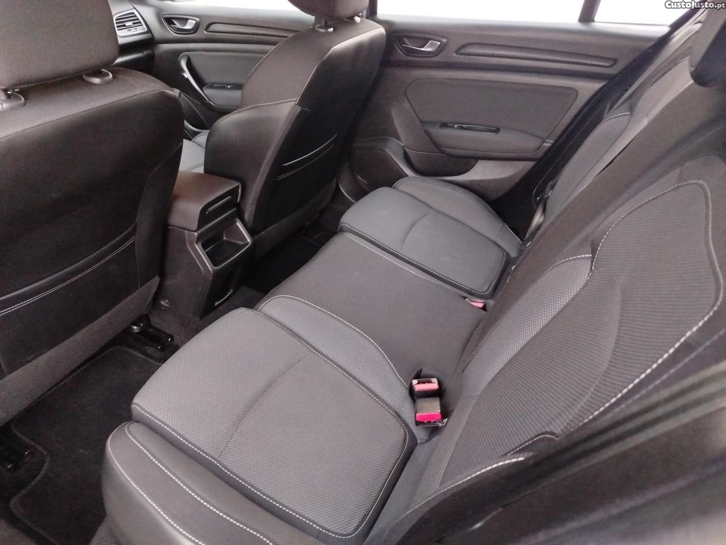 Renault Mégane 1.5 Blue dCi Zen — fotografia 5