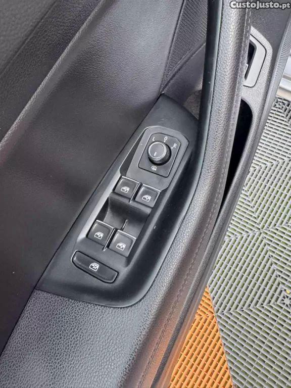 Volkswagen Passat 2.0 tdi r-line dsg — fotografia 12