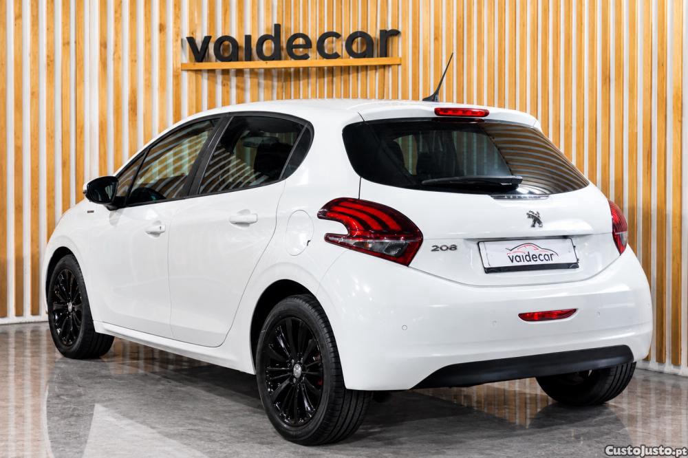 Peugeot 208 1.5 BlueHDi Signatur - 19 foto 2