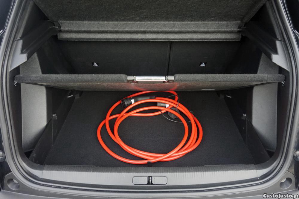 Peugeot e-2008 GT — fotografia 22