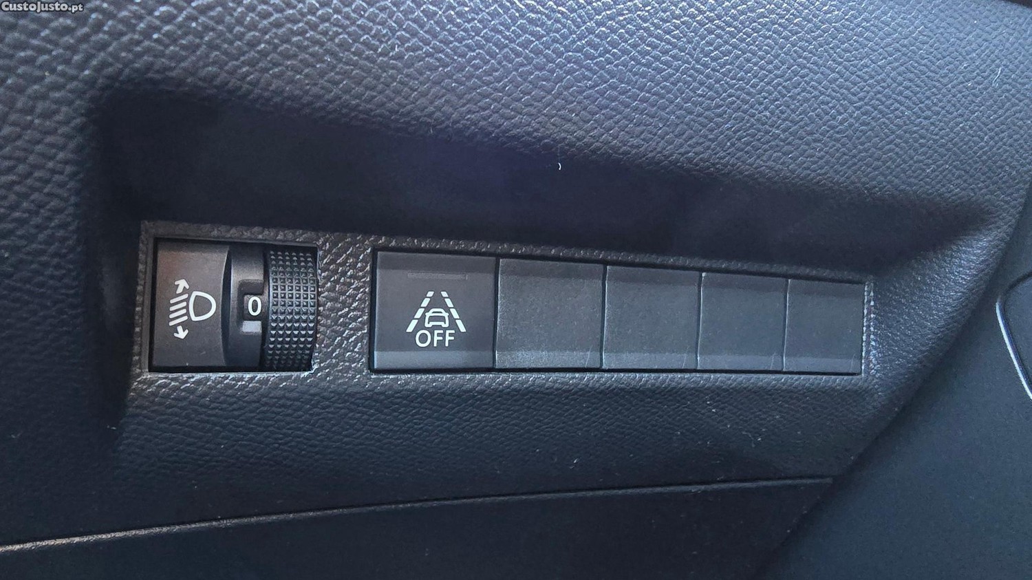 Peugeot 208 50 kWh Active — fotografia 20