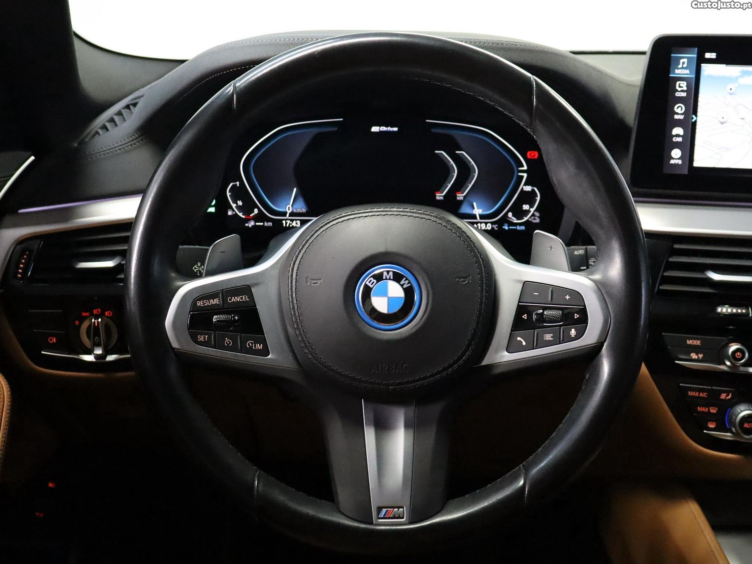 BMW 530 e Line Luxury — fotografia 13