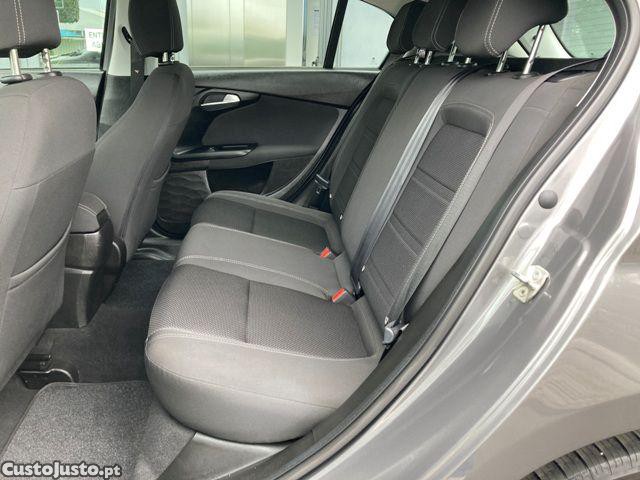 Fiat Tipo 1.3 MultiJet Life — fotografia 8