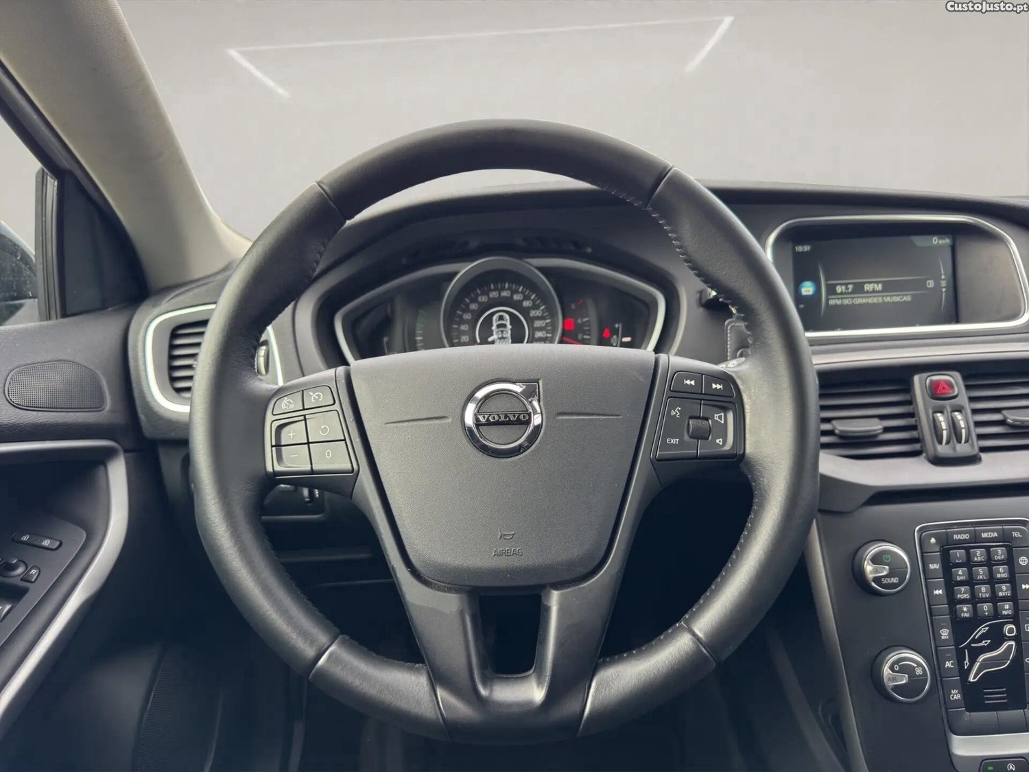 Volvo V40 2.0 D2 — fotografia 9