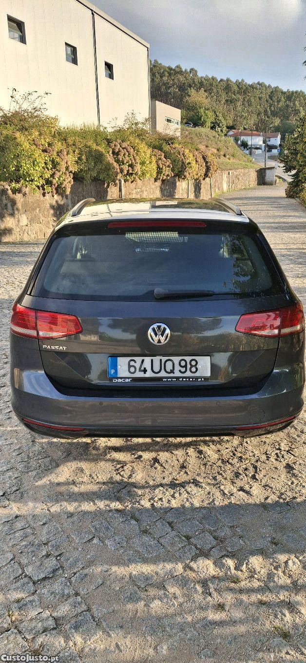 VW Passat Variant 2.0 Bluemotion Confortline DSG - 18 foto 4