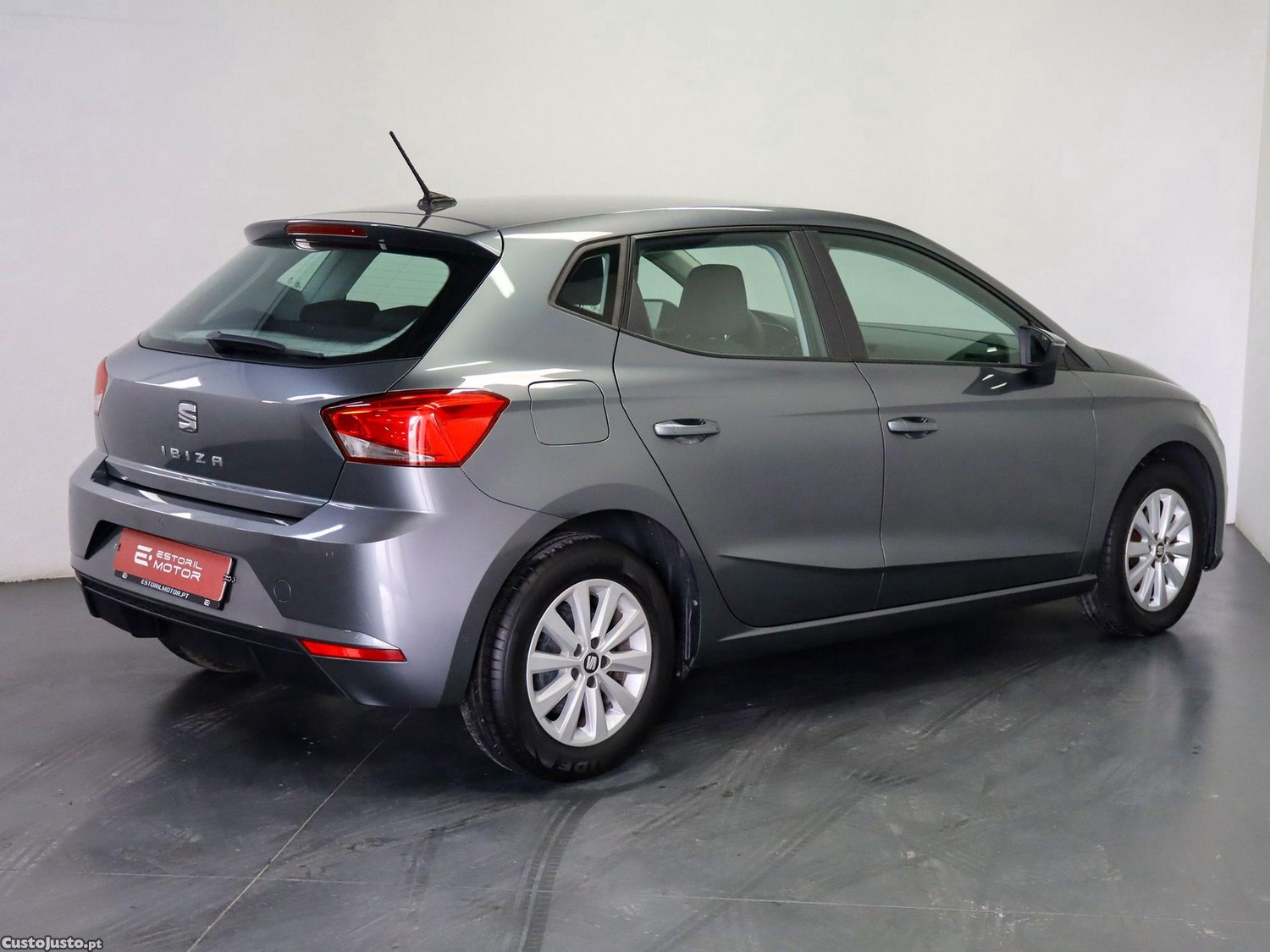 SEAT Ibiza 1.6 TDI Reference — fotografia 17