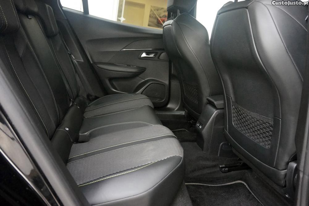 Peugeot e-2008 GT — fotografia 21