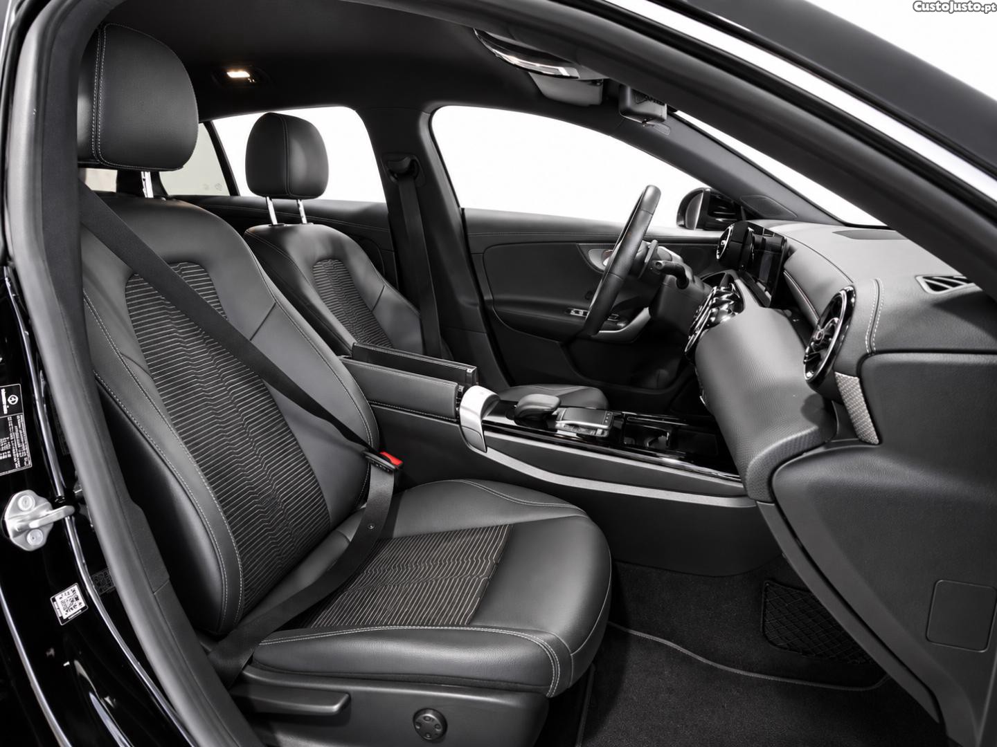 Mercedes-Benz CLA 180 SHOOTING BRAKE 180D STYLE (AUTO) - 22 — photo 4