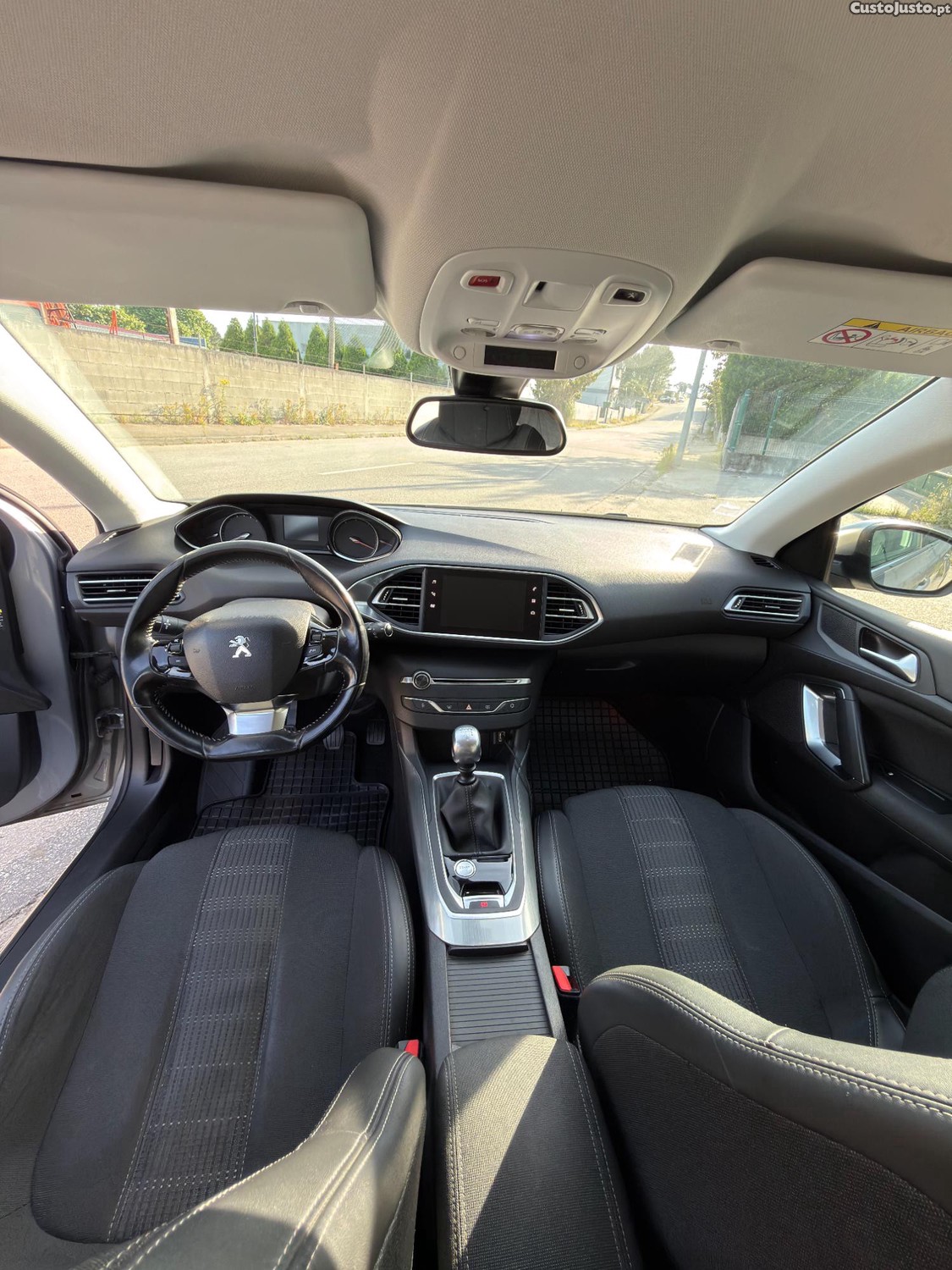 Peugeot 308 ALLURE — fotografia 5
