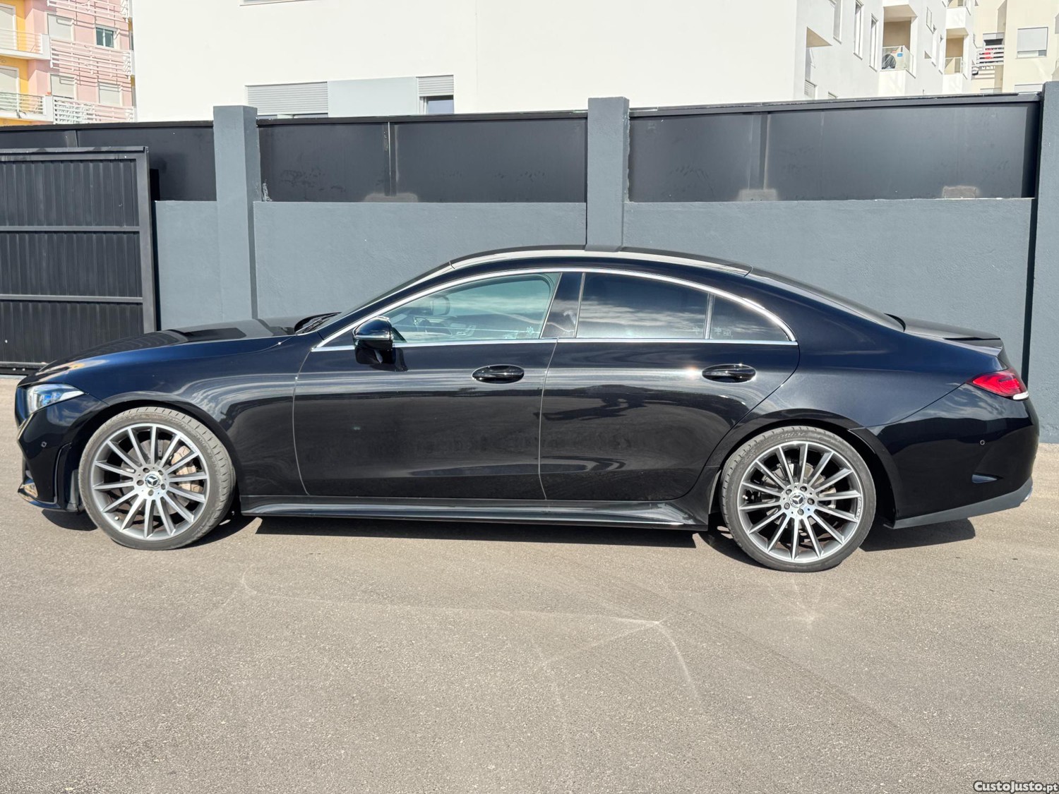 Mercedes-Benz CLS 300 300 d - 19 — photo 2