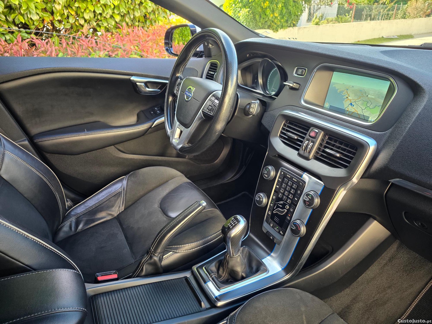 Volvo V40 1.6 D2 R-Design — fotografia 6