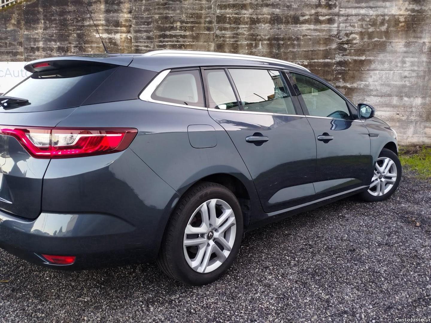 Renault Mégane 1.5 Blue dCi Zen — fotografia 9
