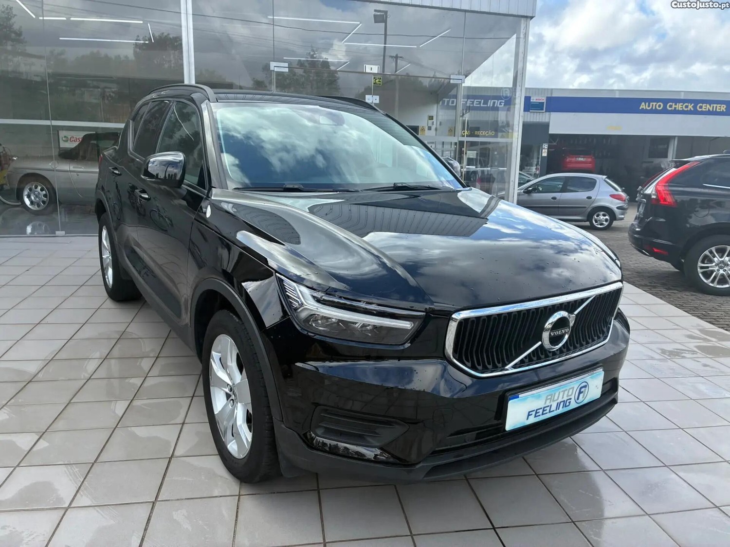 Volvo XC40 1.5 T2 Momentum Plus Geartronic - 22 foto 4