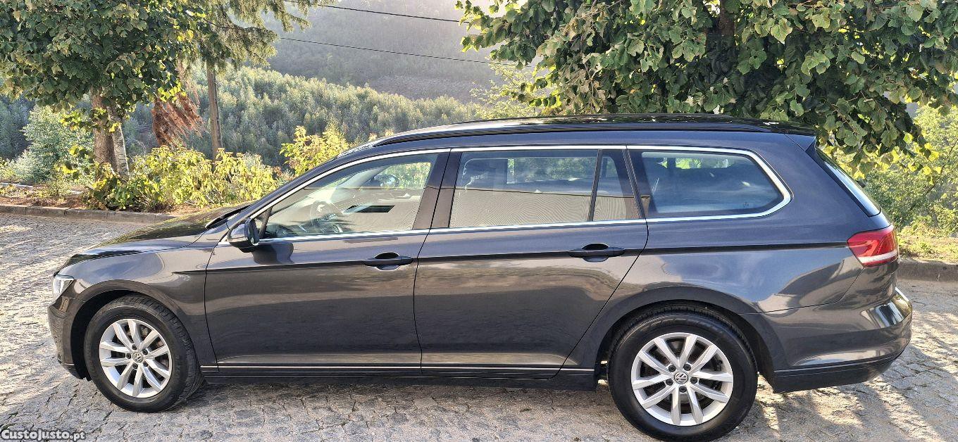 VW Passat Variant 2.0 Bluemotion Confortline DSG - 18 foto 3